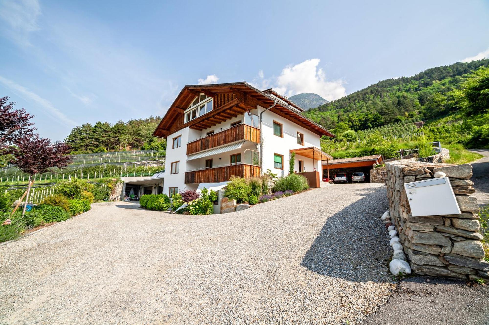 Langstein Wohnung Golden Coldrano Exterior photo
